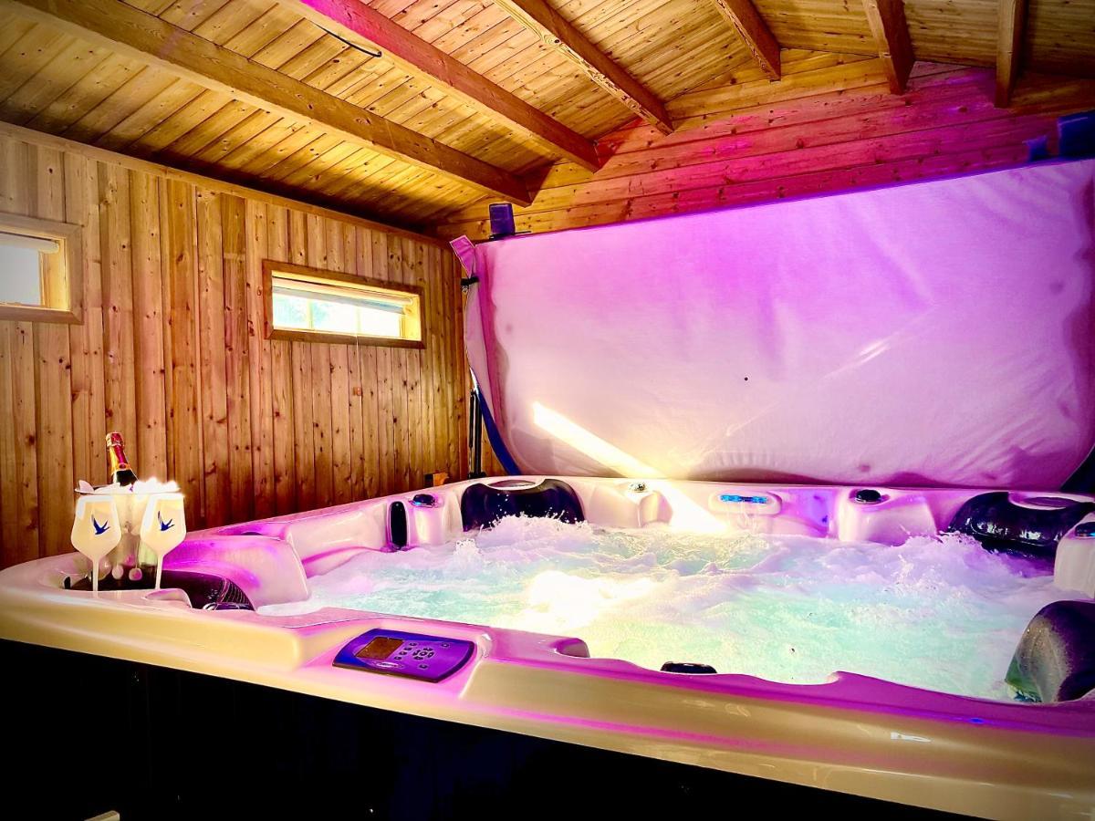 Beautiful Hot Tub Suite In Lytham St Annes Exterior photo